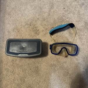 Sherwood EZR Goggles and Case